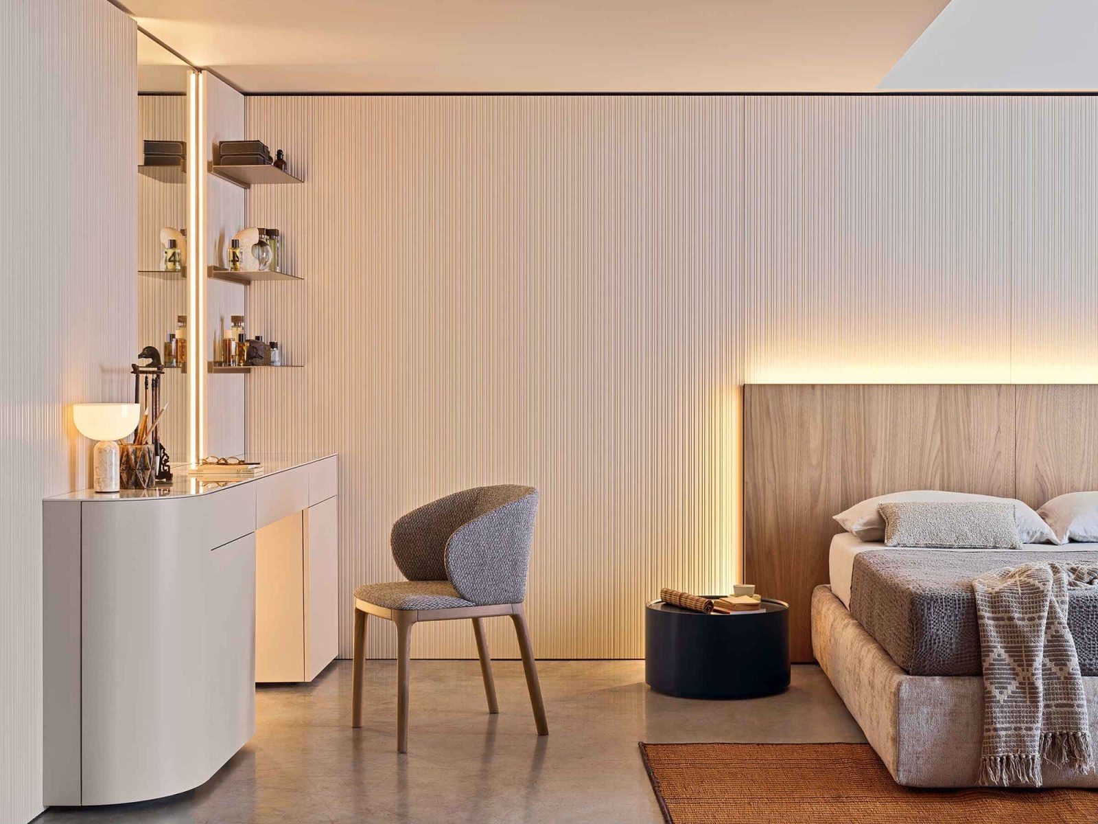 Camera FAinteriors — letto e toeletta