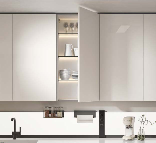 Cucina FAinteriors — pensile aperto con luci interne