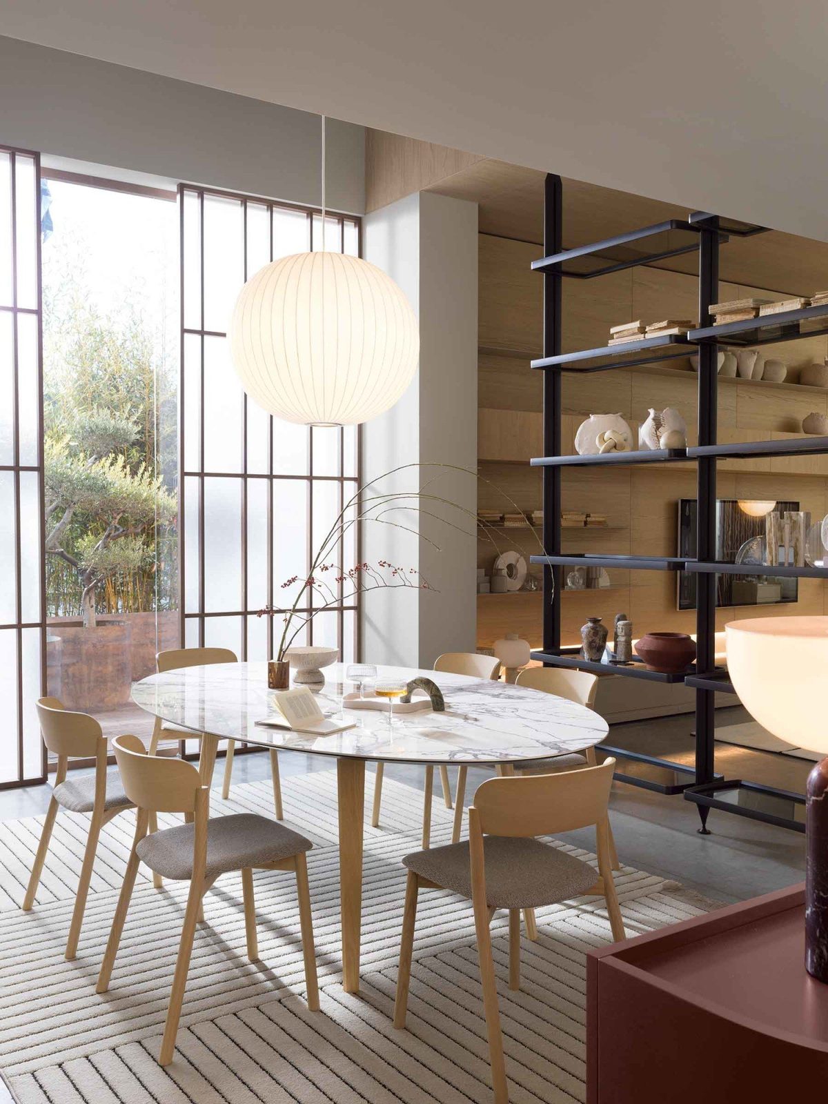 Sala da pranzo FAinteriors — sala da pranzo con tavolo tondo