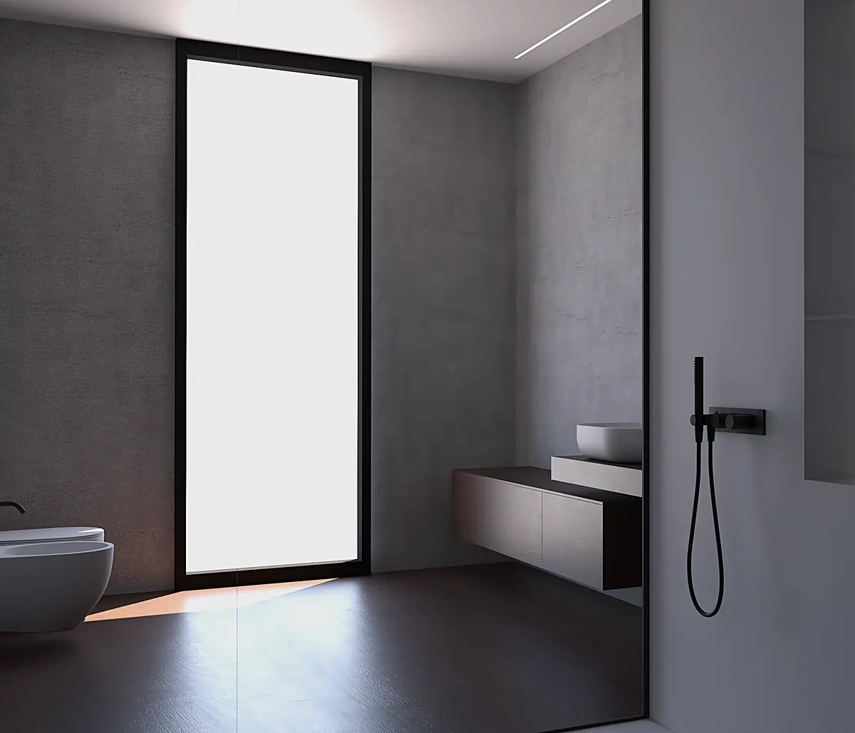 Umbra — bagno con finestra a tutta altezza
